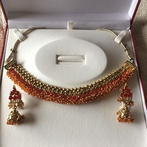 Necklace and earring set